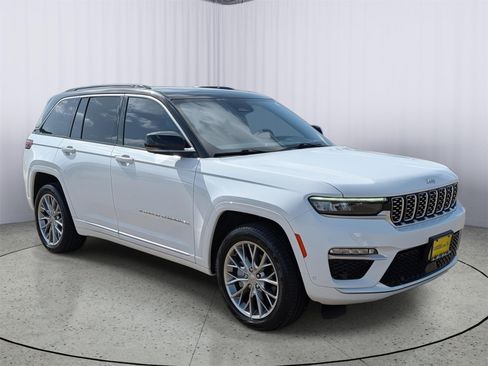 Used 2025 Jeep Grand Cherokee Summit AWD/4WD image 7