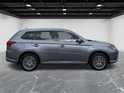 Used 2019 Mitsubishi Outlander SEL image 6