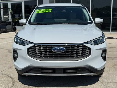 Used 2025 Ford Escape SE FWD image 2