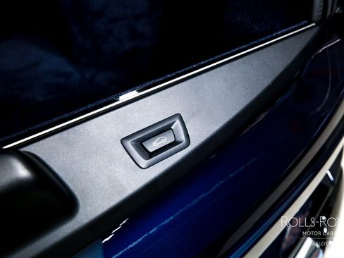 Used 2025 Rolls-Royce Cullinan AWD/4WD image 29