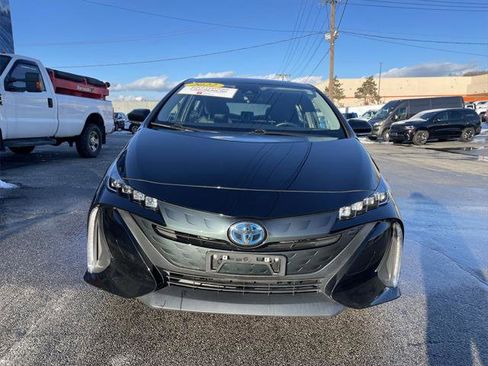 Certified 2022 Toyota Prius Prime XLE image 5