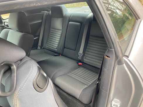 Used 2013 Dodge Challenger SXT image 32