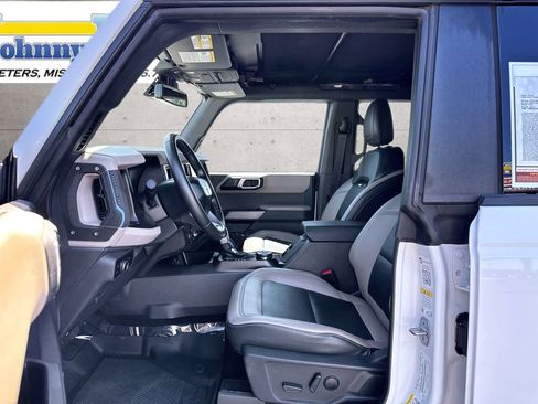 Used 2023 Ford Bronco Wildtrak image 10