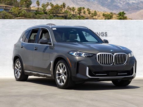 Certified 2025 BMW X5 xDrive50e w/ Executive Package AWD/4WD image 2