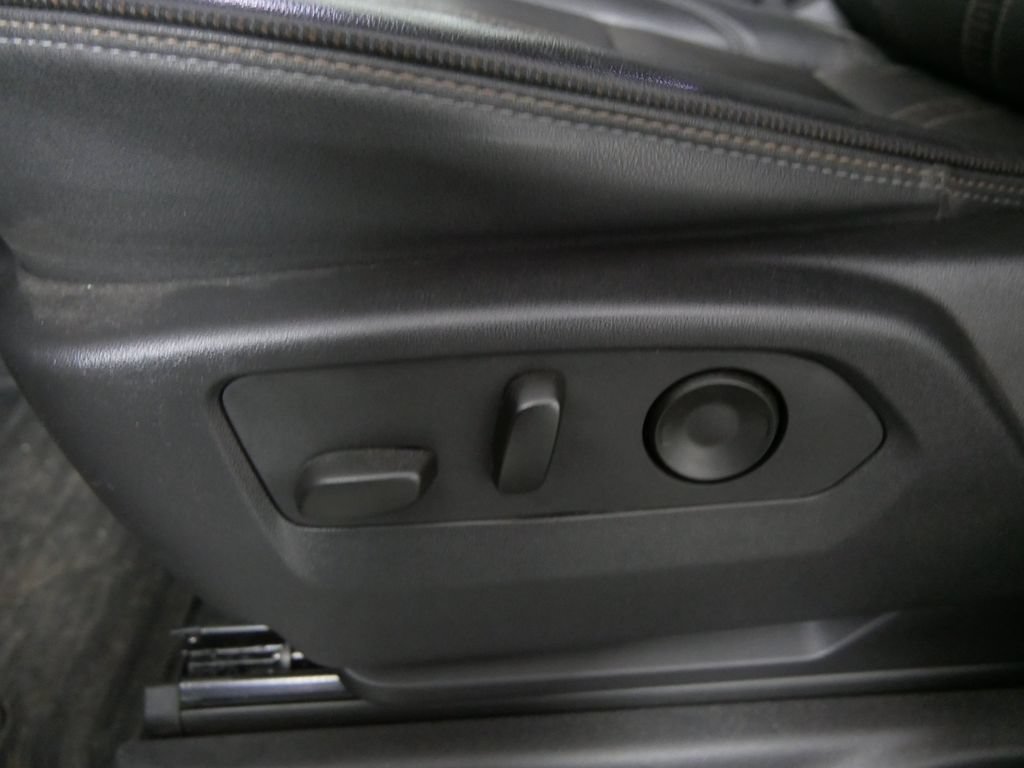 Used 2024 Chevrolet Silverado 1500 High Country w/ High Country Premium Package AWD/4WD image 20