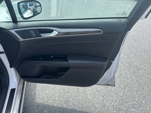 Used 2013 Ford Fusion Energi SE FWD image 4
