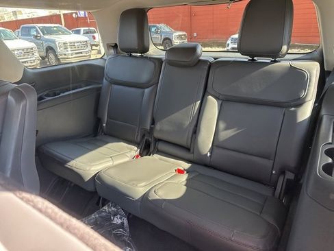 New 2025 Ford Expedition Active image 28