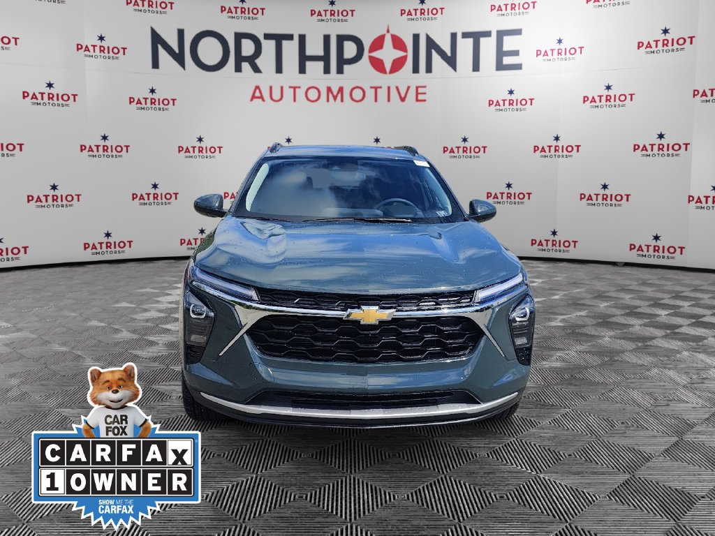 Used 2025 Chevrolet Trax LT FWD image 11