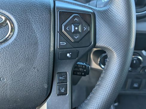 Used 2021 Toyota Tacoma TRD Off-Road image 24