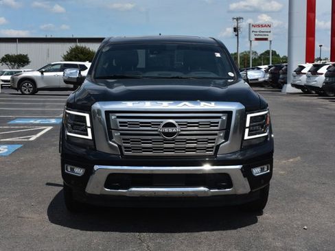 Used 2023 Nissan Titan Platinum Reserve w/ Moonroof Package RWD image 2