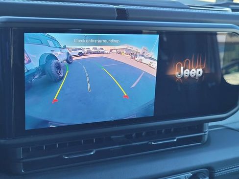 Certified 2025 Jeep Wrangler Unlimited Sahara AWD/4WD image 10