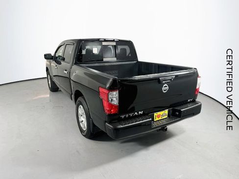 Certified 2018 Nissan Titan SV w/ SV Convenience Package RWD image 6