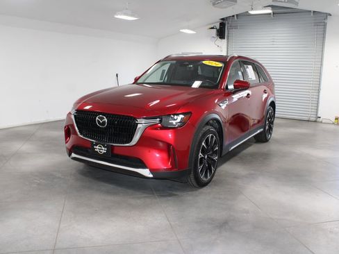 Used 2024 MAZDA CX-90 Plug-In Hybrid w/ Premium Pkg image 4