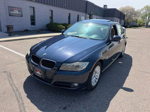 Used 2009 BMW 328i xDrive Sedan AWD/4WD image 4