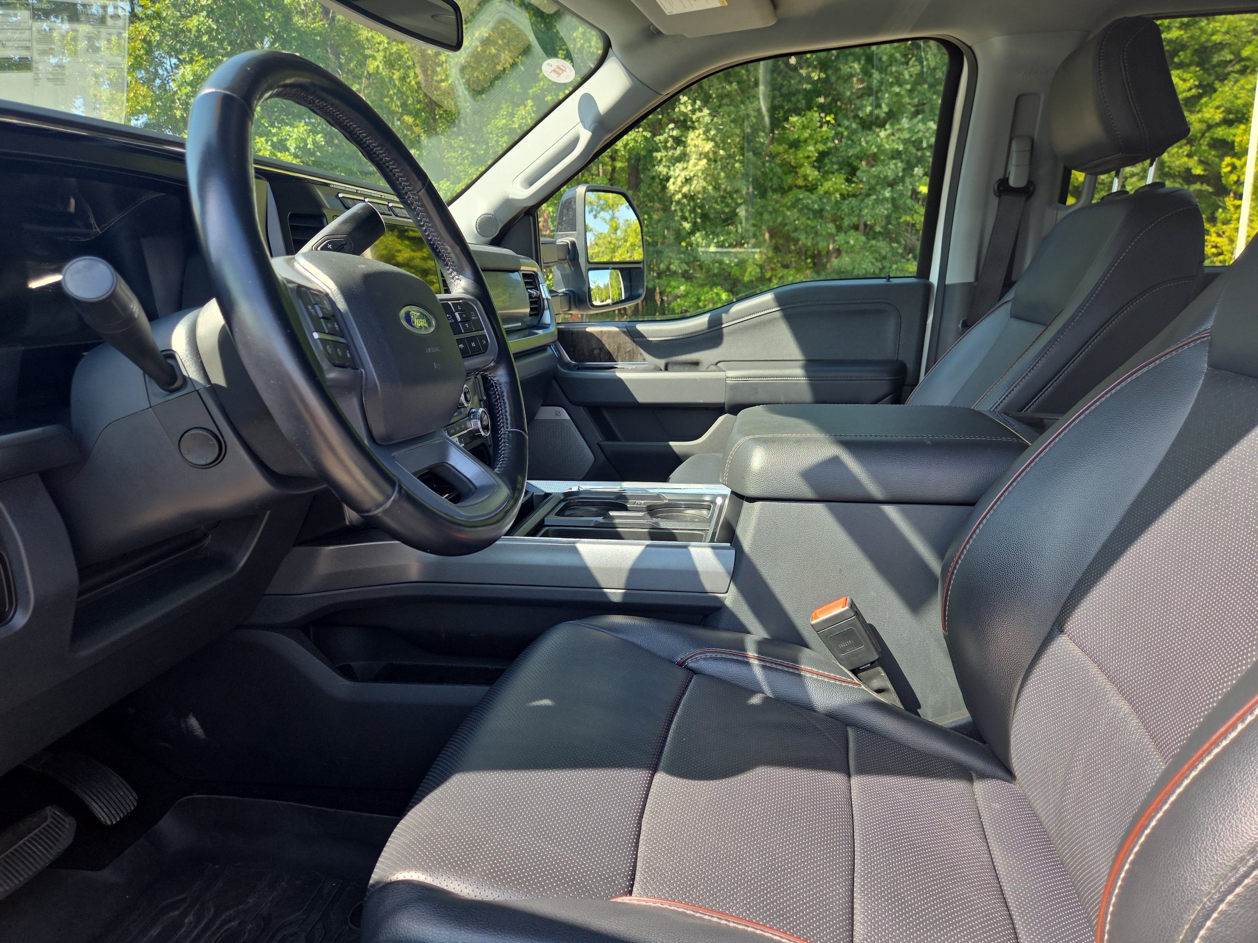 Used 2024 Ford F250 Lariat w/ Lariat Ultimate Package AWD/4WD image 9