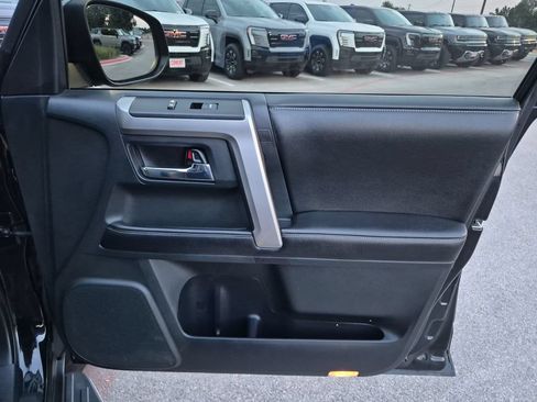Used 2015 Toyota 4Runner SR5 Premium RWD image 36
