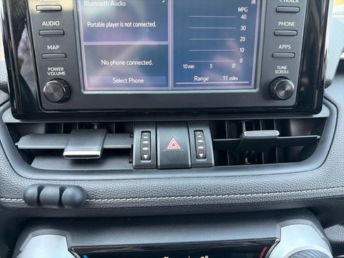 Used 2019 Toyota RAV4 XLE Premium w/ Cold Weather Package AWD/4WD image 28