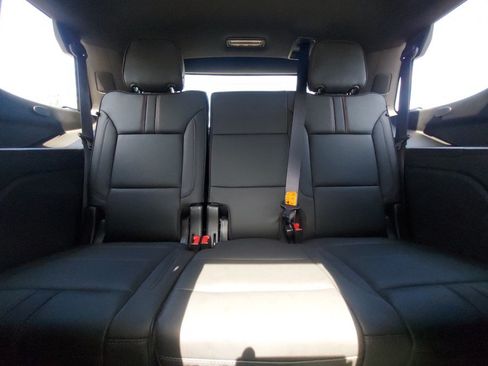Used 2022 Chevrolet Tahoe RST w/ Luxury Package AWD/4WD image 15