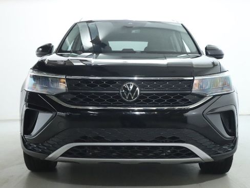 Used 2024 Volkswagen Taos SE image 6