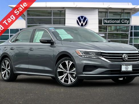 Certified 2022 Volkswagen Passat 2.0T SE image 2
