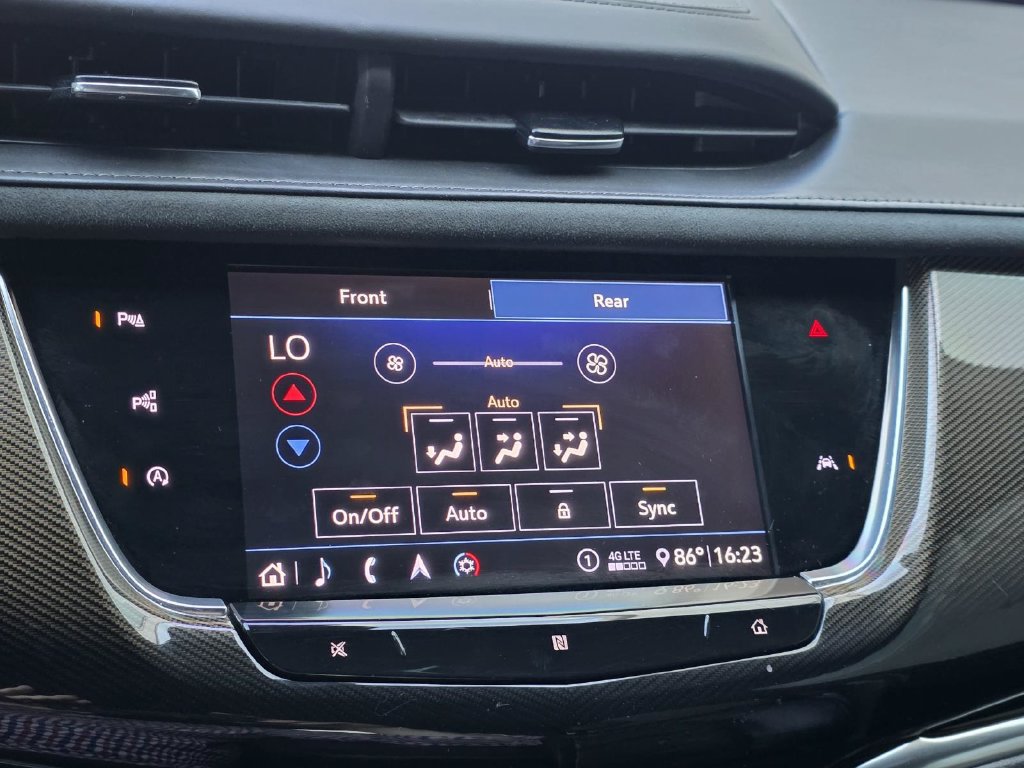 Used 2020 Cadillac XT6 Sport w/ Platinum Package AWD/4WD image 21