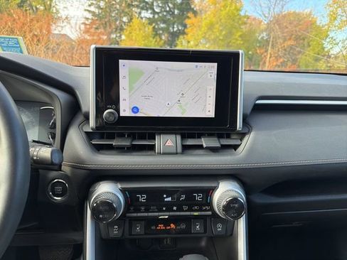 Used 2024 Toyota RAV4 XLE w/ Convenience Package image 18