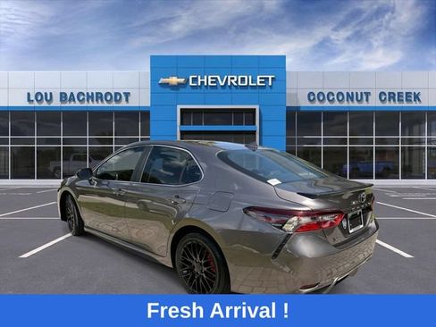 Used 2021 Toyota Camry SE FWD image 6