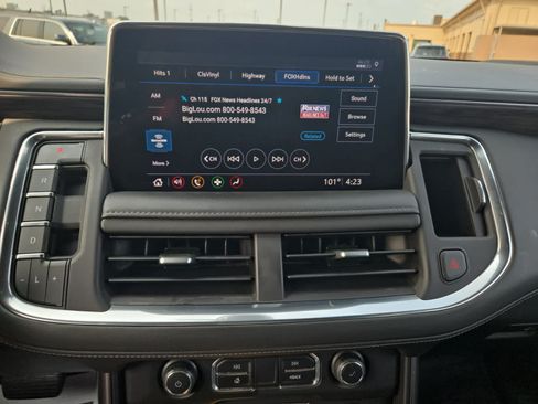 Used 2021 Chevrolet Tahoe Z71 w/ Z71 Off-Road Package AWD/4WD image 16