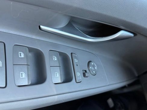 Used 2024 Hyundai Elantra SEL FWD image 19