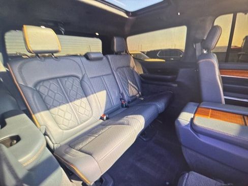 Used 2022 Jeep Grand Wagoneer Series III w/ Rear Seat Video Group 1 image 8