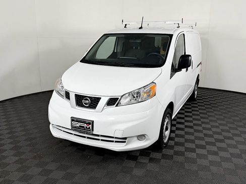 Used 2020 Nissan NV200 S w/ Back Door Glass Package image 2