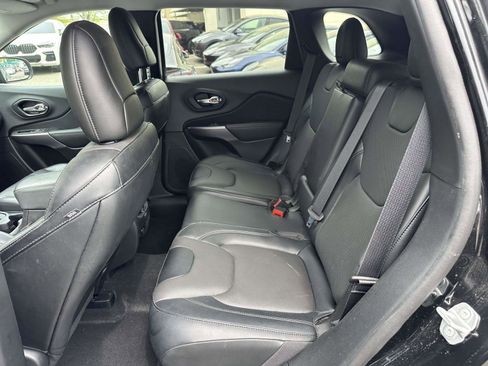 Used 2022 Jeep Cherokee Limited w/ Elite Package AWD/4WD image 17