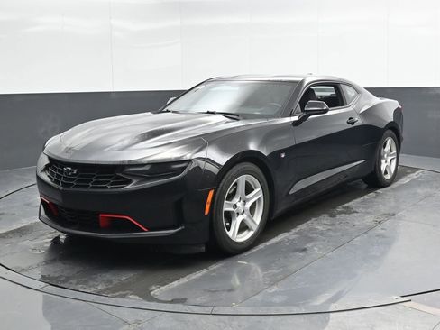 Used 2019 Chevrolet Camaro LT w/ Technology Package image 5
