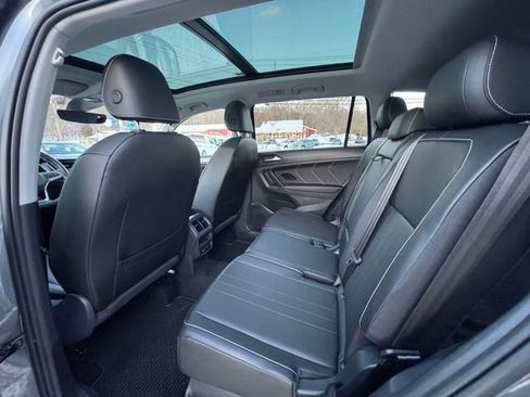 Certified 2022 Volkswagen Tiguan SE image 10
