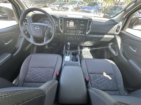 Used 2025 Nissan Frontier SV w/ SV Convenience Package RWD image 20