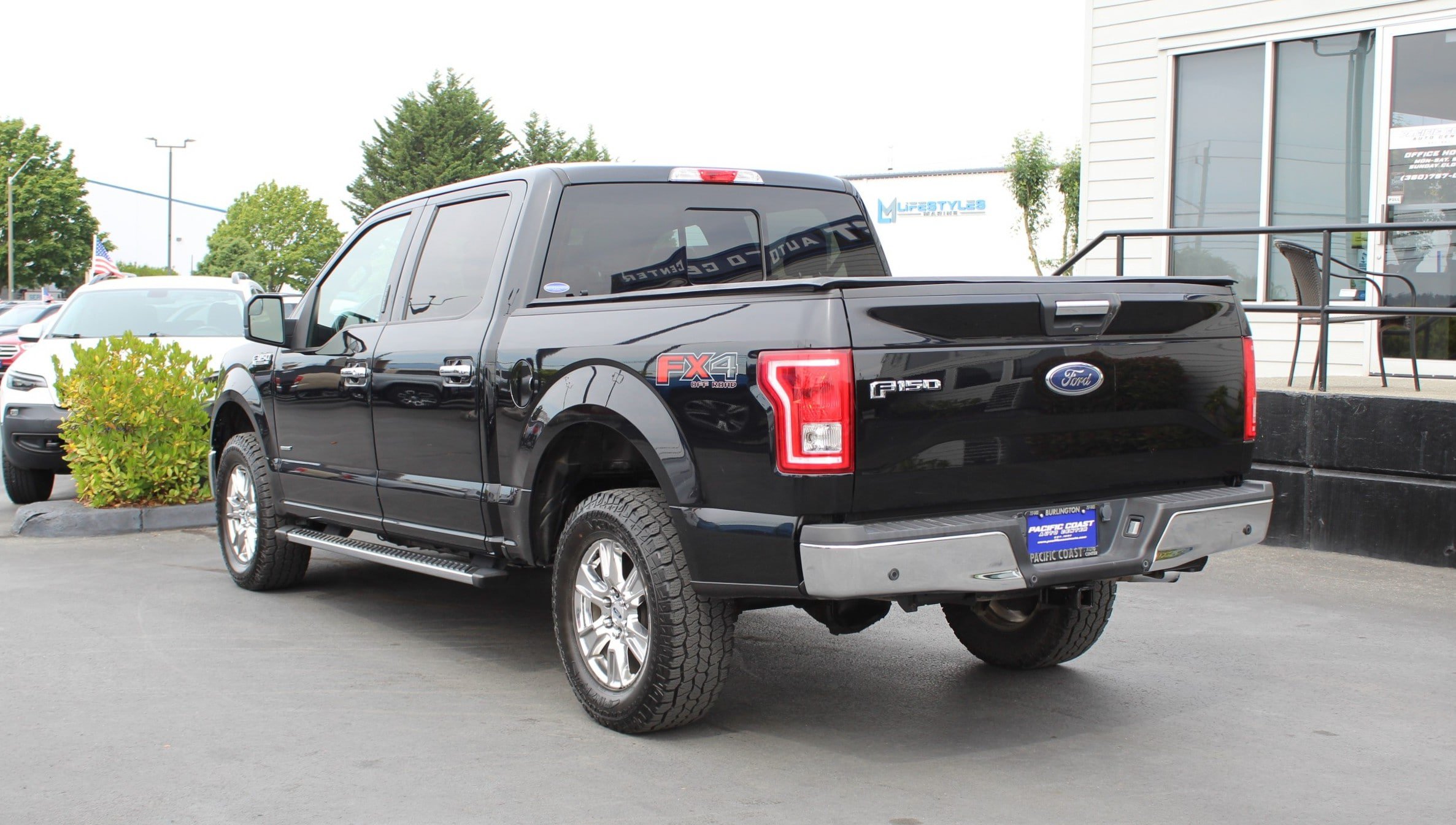 Used 2016 Ford F150 XLT w/ Equipment Group 302A Luxury AWD/4WD image 4