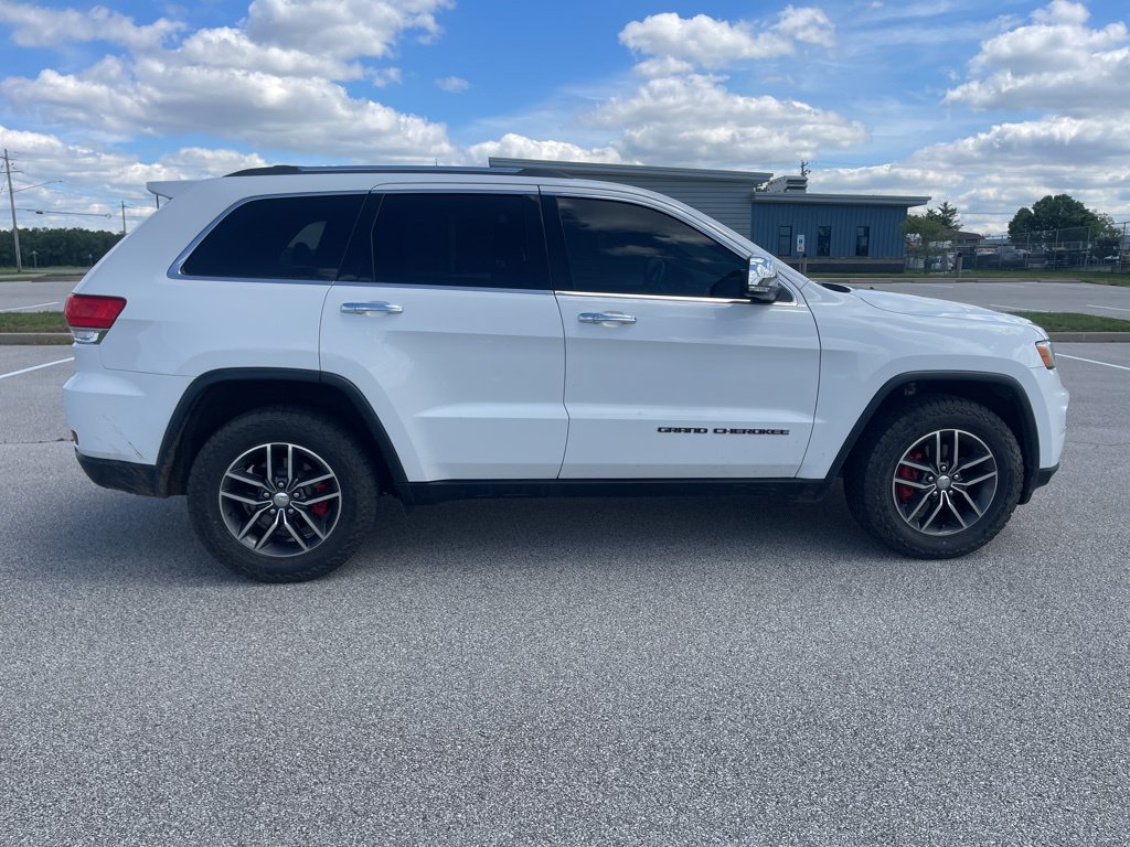 Used 2018 Jeep Grand Cherokee Limited AWD/4WD image 2