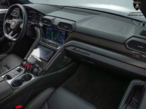 Used 2024 Lamborghini Urus S image 6