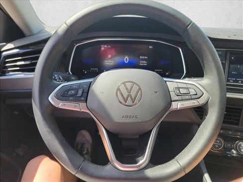 Used 2023 Volkswagen Jetta SE FWD image 15