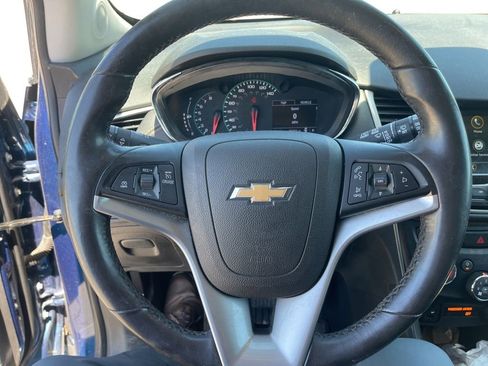 Used 2019 Chevrolet Trax LT w/ LT Convenience Package AWD/4WD image 13