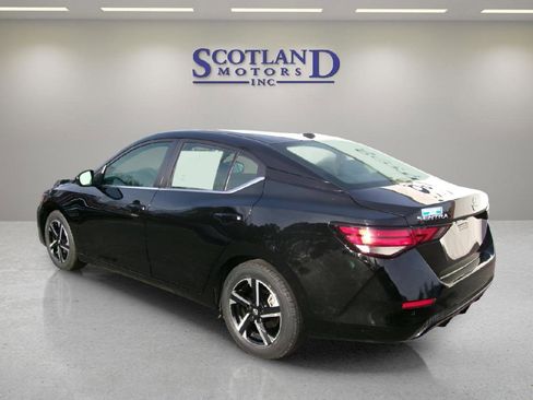 Used 2024 Nissan Sentra SV FWD image 7