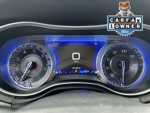 Used 2019 Chrysler 300 Touring w/ Sport Appearance Package image 14