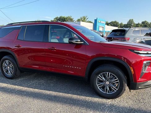 New 2026 Chevrolet Traverse LT w/ Driver Confidence Package FWD image 4