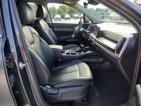 Used 2024 Kia Sorento S AWD/4WD image 12