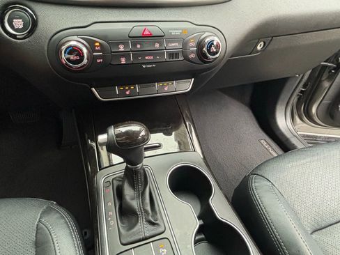 Used 2017 Kia Sorento EX image 36