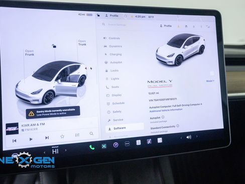 Used 2024 Tesla Model Y Performance AWD/4WD image 18