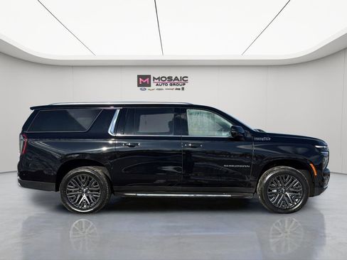 Used 2026 Chevrolet Suburban High Country w/ Sun And Tow Package AWD/4WD image 2