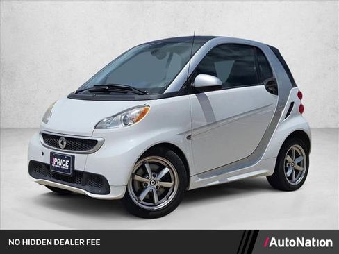 Used 2015 smart fortwo passion RWD image 1