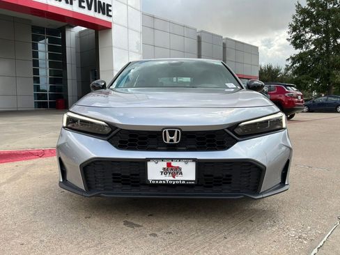 Used 2025 Honda Civic Sport image 3