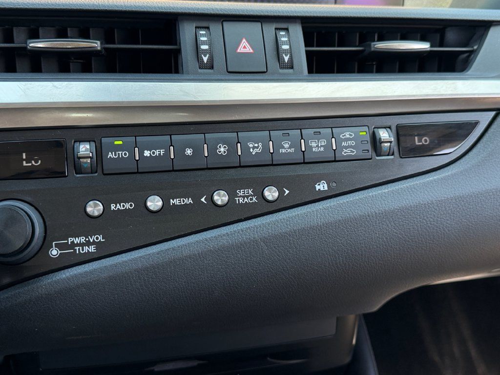 Used 2020 Lexus ES 350 w/ Accessory Package 2 FWD image 21